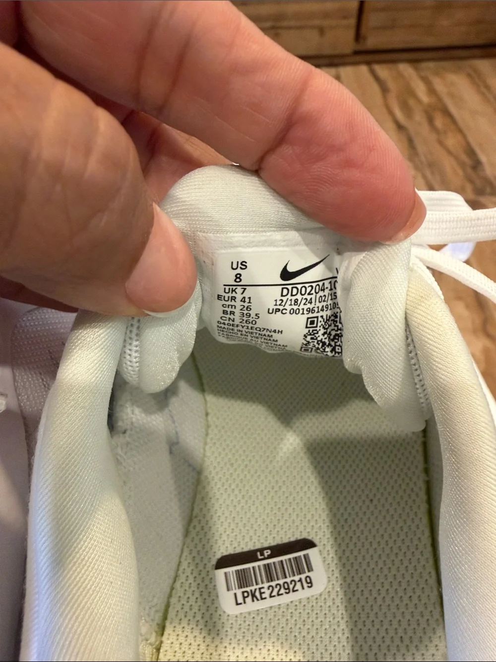 Nike White Running Sneakers Nike quest 5 size 8
